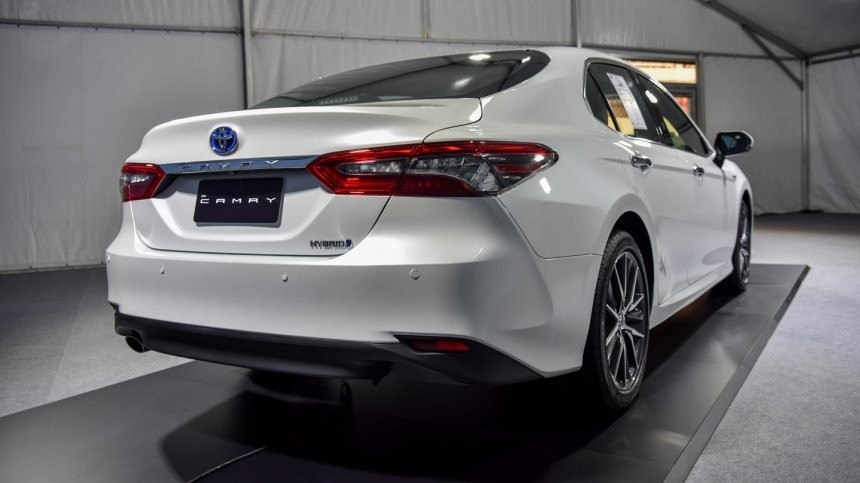 Thiết kế khu vực đuôi sau của Toyota Camry 2022 gần như không có gì thay đổi. Thiết kế khu vực đuôi sau của Toyota Camry 2022 gần như không có gì thay đổi.