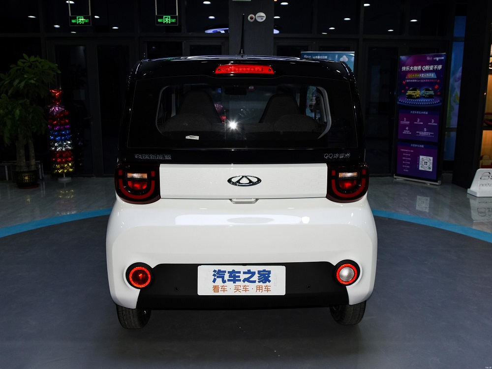 Chery QQ Ice Cream 2022 nhìn từ phía sau Chery QQ Ice Cream 2022 nhìn từ phía sau