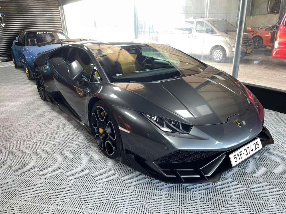 Đại gia Bình Phước đổi siêu xe Lamborghini lấy lan đột biến, 1 tiếng sau đã có người cọc Đại gia Bình Phước đổi siêu xe Lamborghini lấy lan đột biến, 1 tiếng sau đã có người cọc