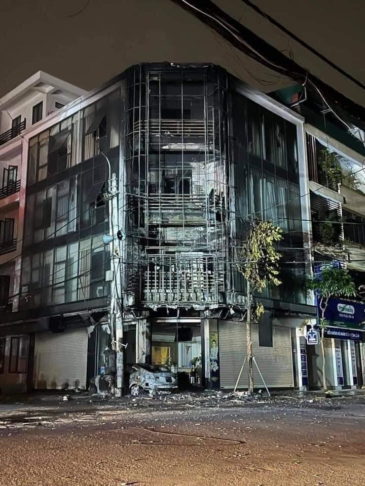 Hiện trường vụ hỏa hoạn xảy ra tại Thanh Hóa vào tối qua Hiện trường vụ hỏa hoạn xảy ra tại Thanh Hóa vào tối qua