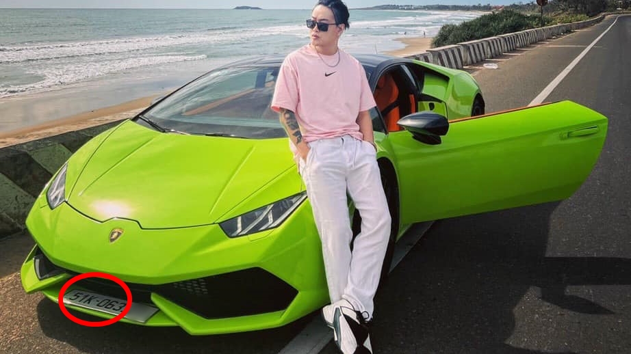 Và nay xe đã ra biển số 51K, ngoài ra, chiếc xe Lamborghini Huracan còn được độ nội thất theo trào lưu Hermes Và nay xe đã ra biển số 51K, ngoài ra, chiếc xe Lamborghini Huracan còn được độ nội thất theo trào lưu Hermes