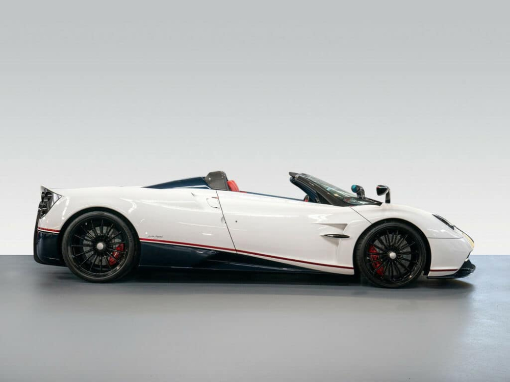 Thấy có tin rao bán Pagani Huayra mui trần cho đại gia Việt, Minh Nhựa nhanh chóng vào tương tác