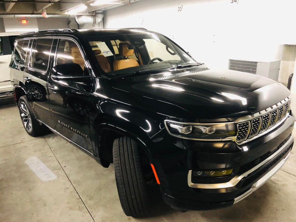 Khủng long Jeep Grand Wagoneer 2022 chuẩn bị về nước, đối thủ nặng ký của Cadillac Escalade