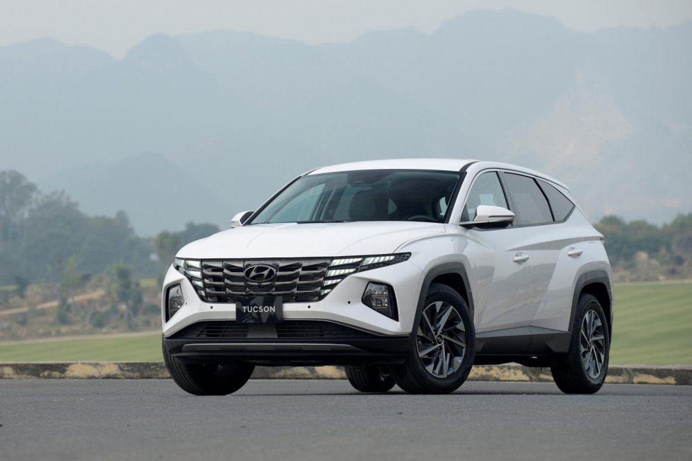 Hyundai Tucson 2022 mới ra mắt Việt Nam thuộc thế hệ thứ 4 mới nhất.
