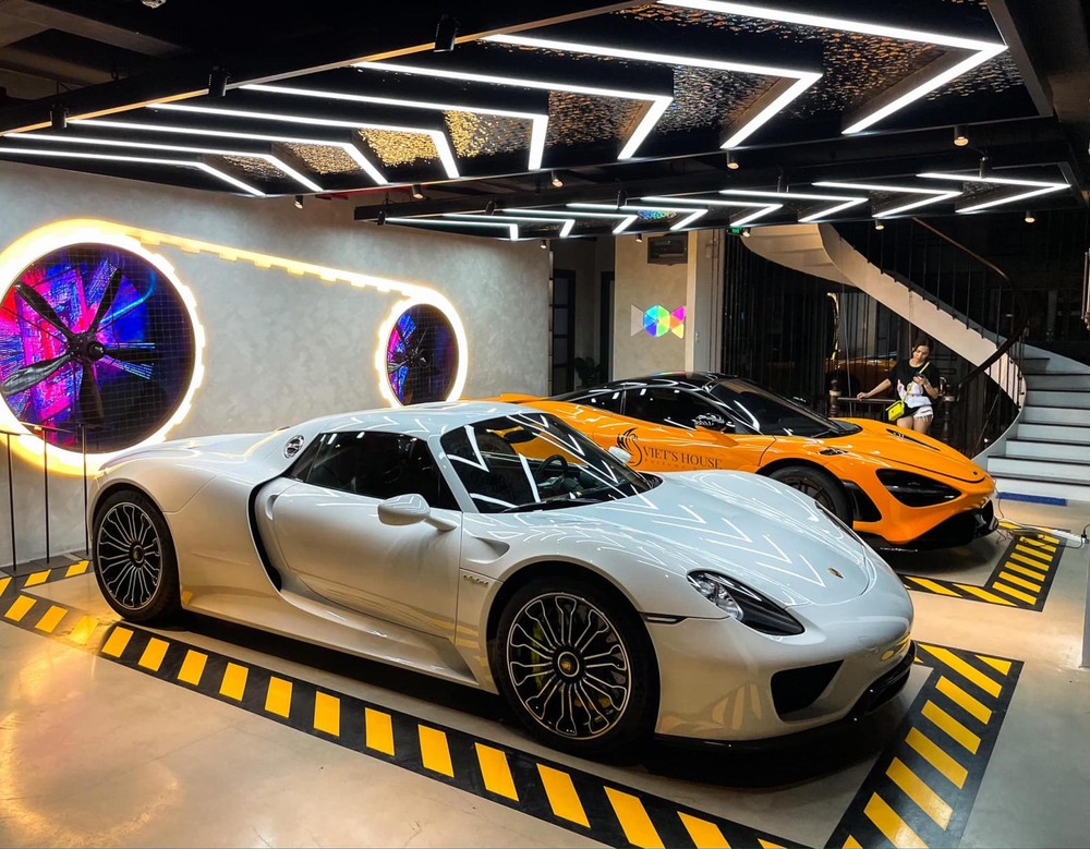 Porsche 918 Spyder đọ dáng với McLaren 765LT Porsche 918 Spyder đọ dáng với McLaren 765LT