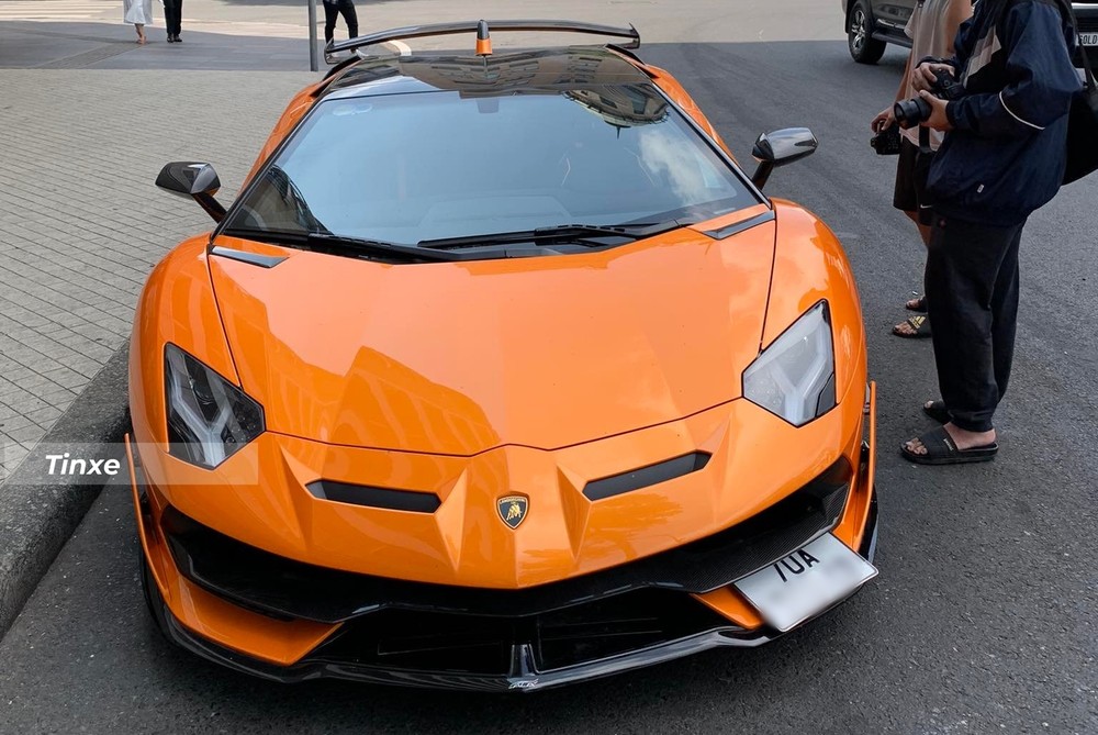 Lamborghini Aventador SVJ mui trần thứ 2 về nước Lamborghini Aventador SVJ mui trần thứ 2 về nước