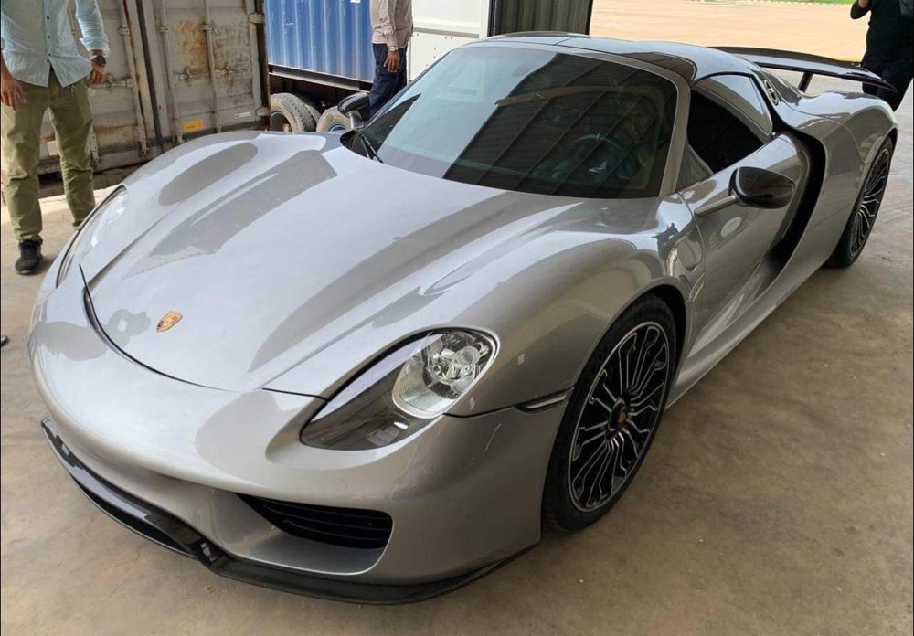 Porsche 918 Spyder Porsche 918 Spyder