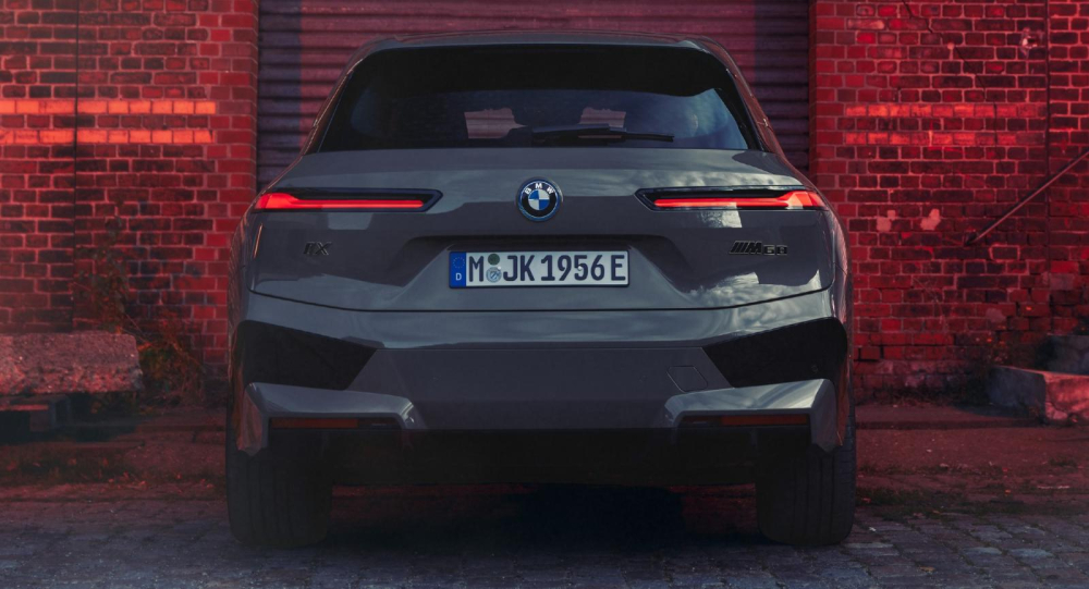 BMW iX M60 2022 sở hữu công suất lớn