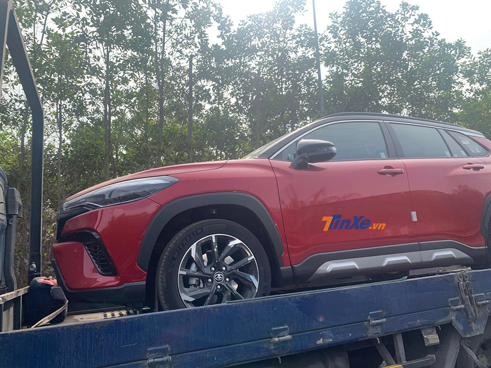 Toyota Corolla Cross GR Sport 2022 có thiết kế thể thao hơn bản thường Toyota Corolla Cross GR Sport 2022 có thiết kế thể thao hơn bản thường