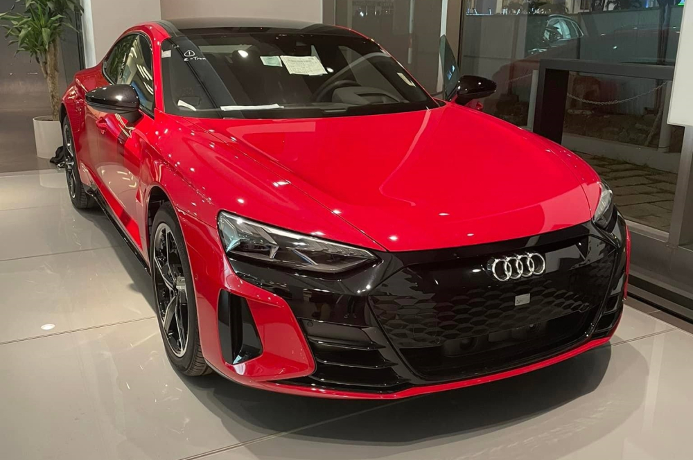 Audi e-tron GT, đối thủ của Porsche Taycan tại Việt Nam đã xuất hiện tại đại lý chính hãng Audi e-tron GT, đối thủ của Porsche Taycan tại Việt Nam đã xuất hiện tại đại lý chính hãng
