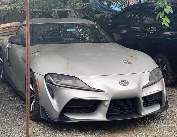 Xôn xao với hình ảnh xe thể thao Toyota GR Supra 2020 độc nhất Việt Nam bị bắt gặp phủ bụi dày dặc Xôn xao với hình ảnh xe thể thao Toyota GR Supra 2020 độc nhất Việt Nam bị bắt gặp phủ bụi dày dặc