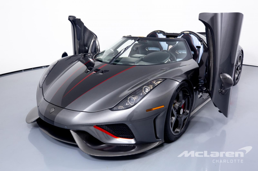 Còn đây là xe Koenigsegg Regera đang được chào bán 5,5 triệu đô la Còn đây là xe Koenigsegg Regera đang được chào bán 5,5 triệu đô la