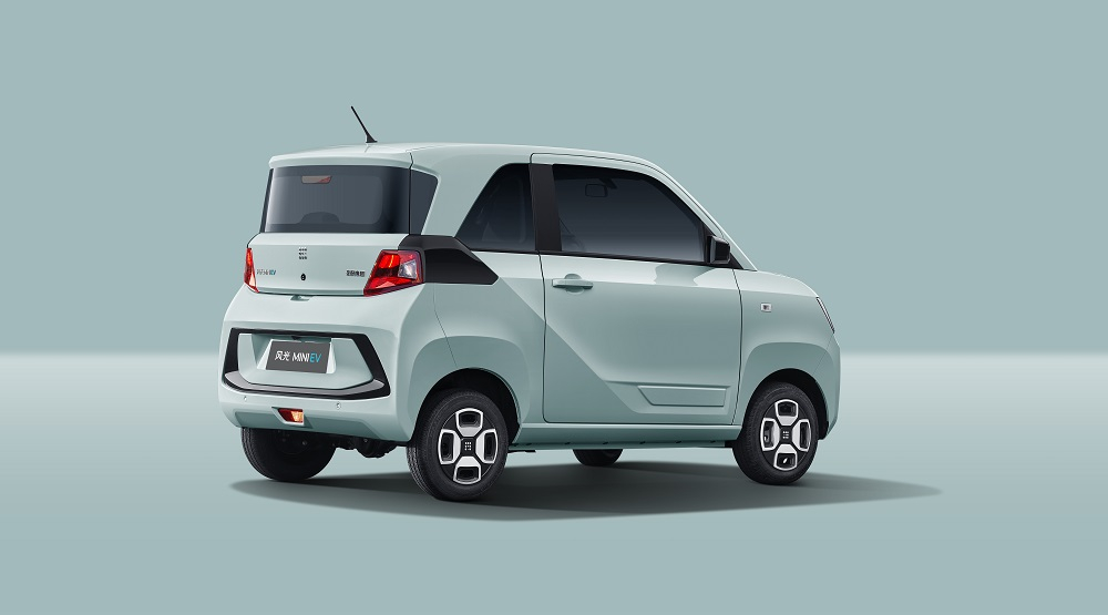 Dongfeng FengGuang Mini EV màu xanh lá