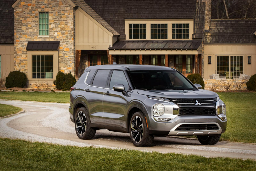 Nhờ sức hút của Outlander mới, Mitsubishi đã có một năm ăn nên, làm ra Nhờ sức hút của Outlander mới, Mitsubishi đã có một năm ăn nên, làm ra