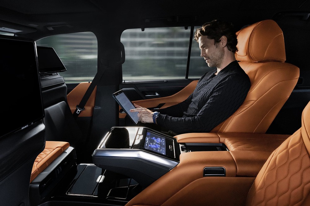 2 ghế thương gia phía sau của Lexus LX 600 2022 bản Executive