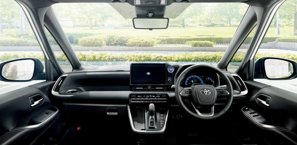 Khoang lái của Toyota Noah và Voxy 2022
