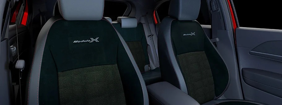 Ghế trước của Honda HR-V e:HEV Modulo X có logo Modulo X