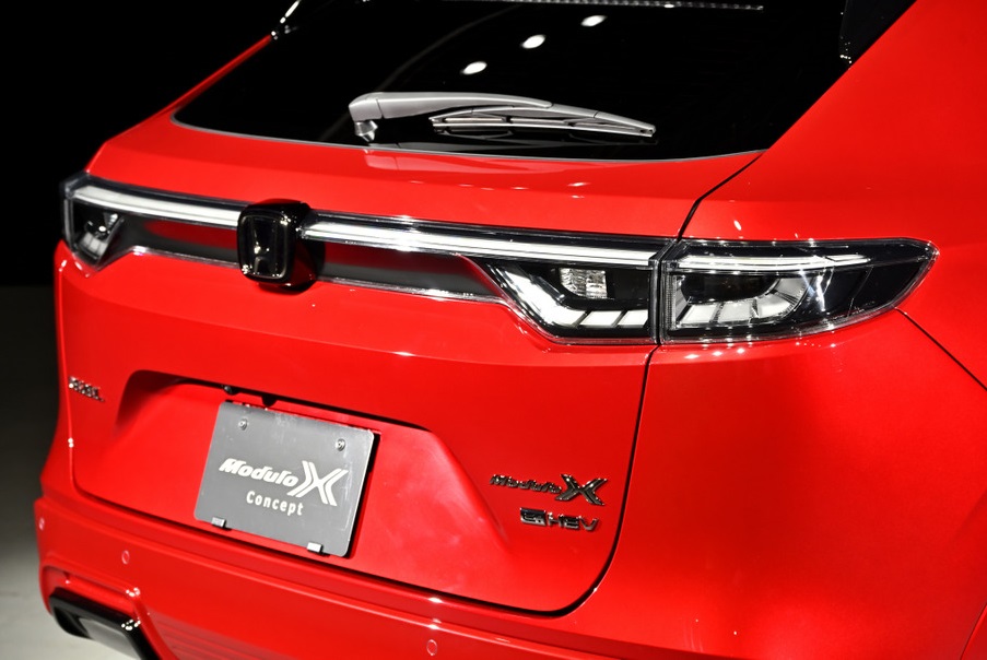 Vỏ đèn hậu màu đen của Honda HR-V e:HEV Modulo X