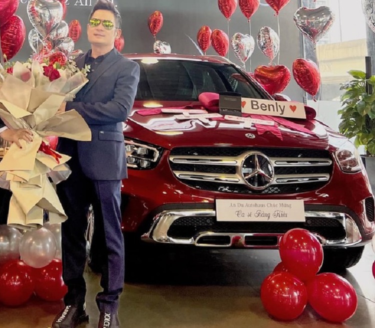 Nam ca sĩ Bằng Kiều tậu xe Mercedes-Benz GLC 200, giá từ 1,8 tỷ đồng