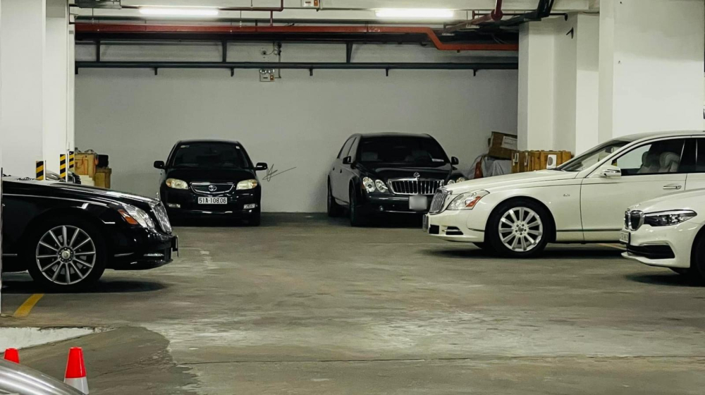 3 chiếc xe siêu sang Maybach 62S cực đỉnh của 1 doanh nhân ở Sài thành
