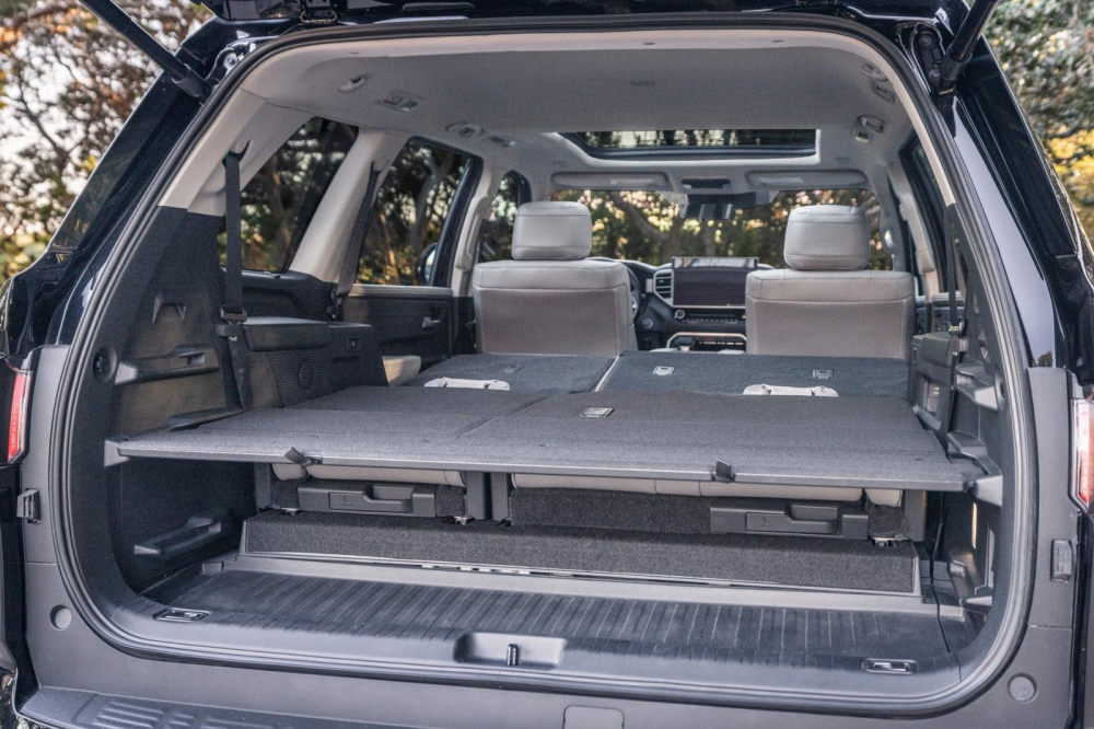 Giá chở đồ của Toyota Sequoia 2022 có 3 nấc để thay đổi độ cao Giá chở đồ của Toyota Sequoia 2022 có 3 nấc để thay đổi độ cao