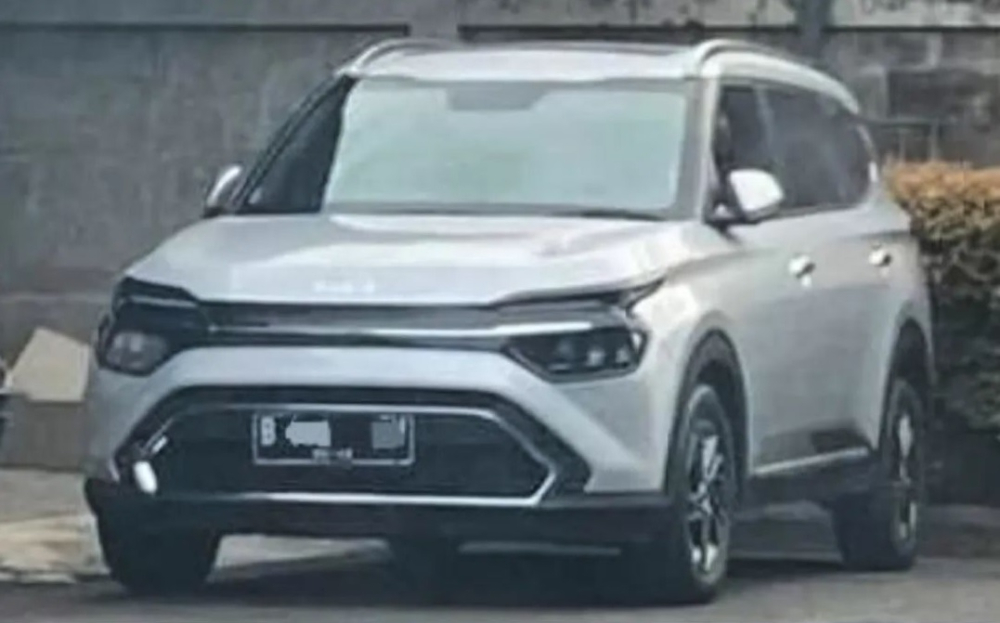 Chiếc Kia Carens 2022 xuất hiện tại Indonesia Chiếc Kia Carens 2022 xuất hiện tại Indonesia