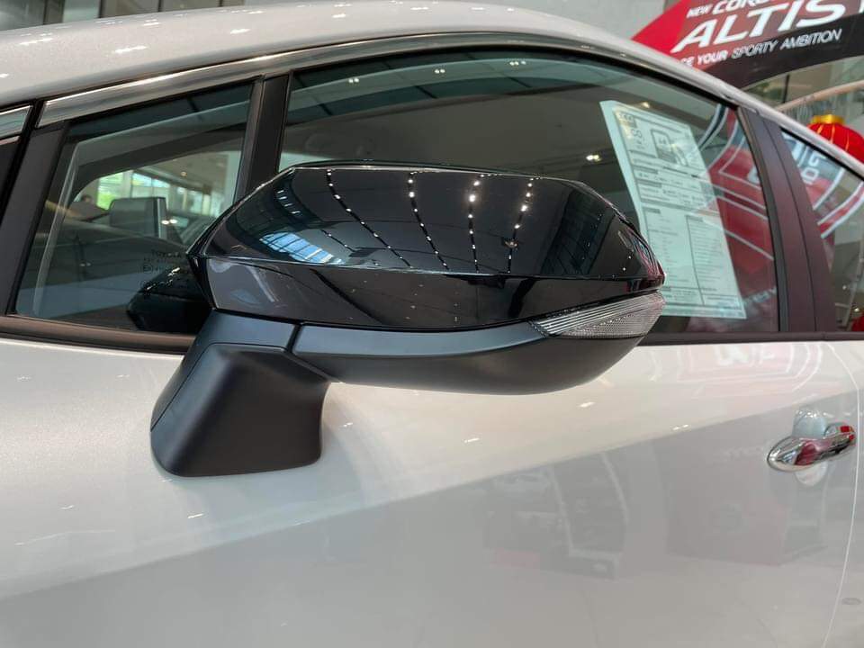 Ốp gương ngoại thất của Toyota Corolla Altis GR Sport 2022