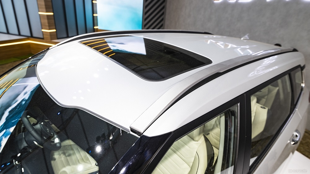 Kia Carens 2022 có cửa sổ trời