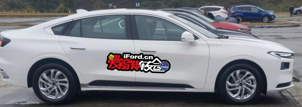 Thiết kế bên sườn xe của Ford Mondeo 2022 Thiết kế bên sườn xe của Ford Mondeo 2022