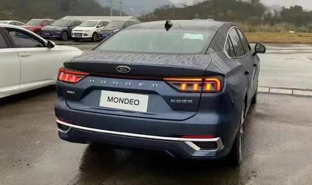 Ford Mondeo 2022 bản Sport Ford Mondeo 2022 bản Sport