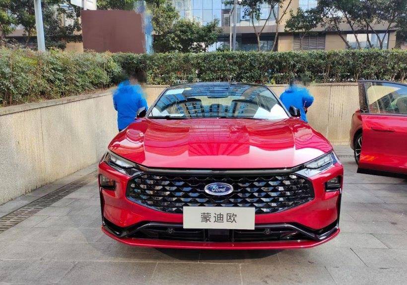 Ford Mondeo 2022 bản ST Line có thiết kế thể thao hơn Ford Mondeo 2022 bản ST Line có thiết kế thể thao hơn