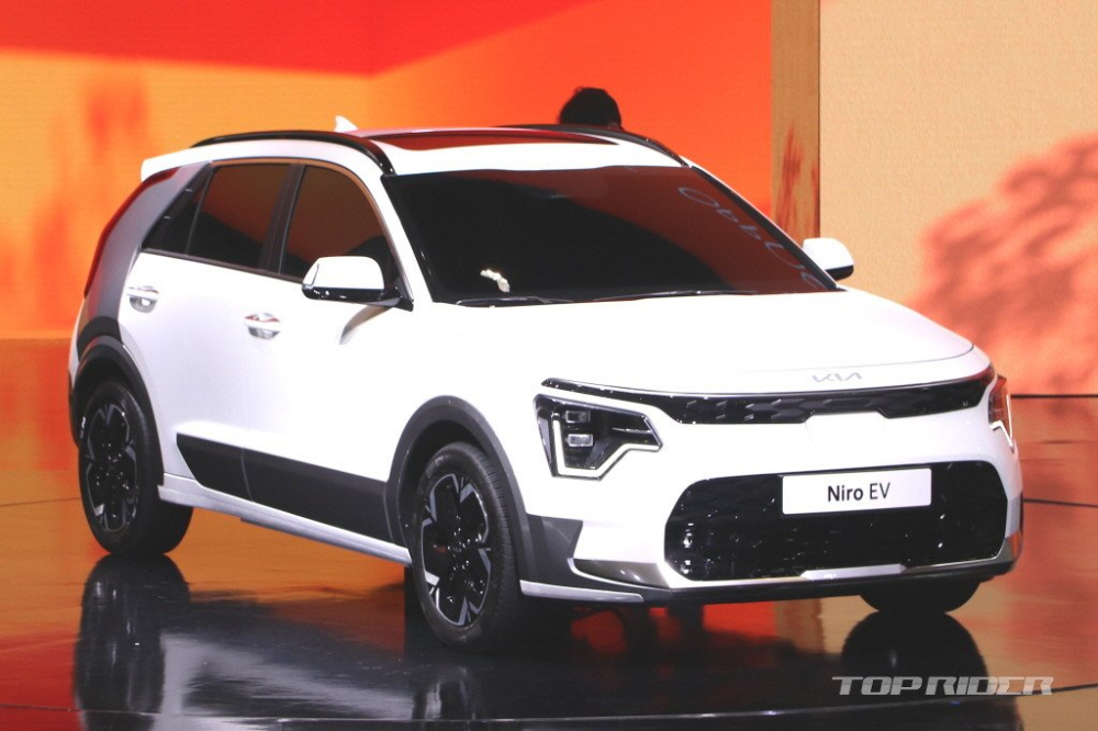 Kia Niro EV 2022 có thể chạy gần 500 km sau khi sạc pin Kia Niro EV 2022 có thể chạy gần 500 km sau khi sạc pin