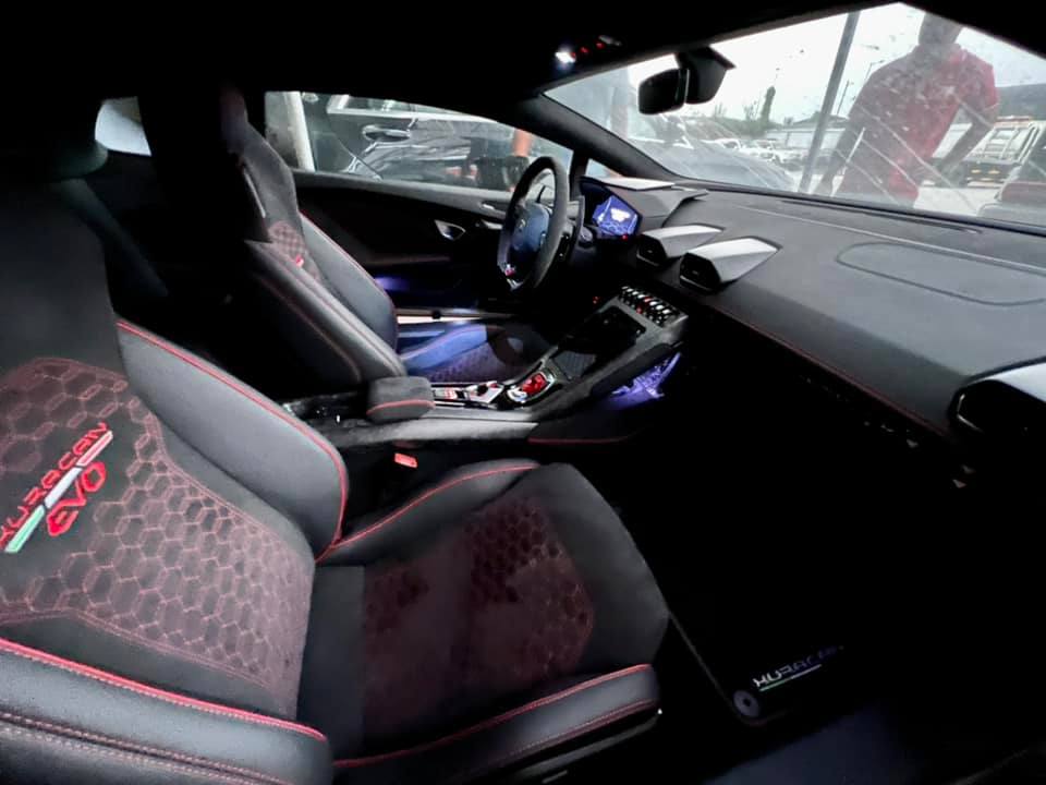 Nội thất siêu xe Lamborghini Huracan EVO Nội thất siêu xe Lamborghini Huracan EVO