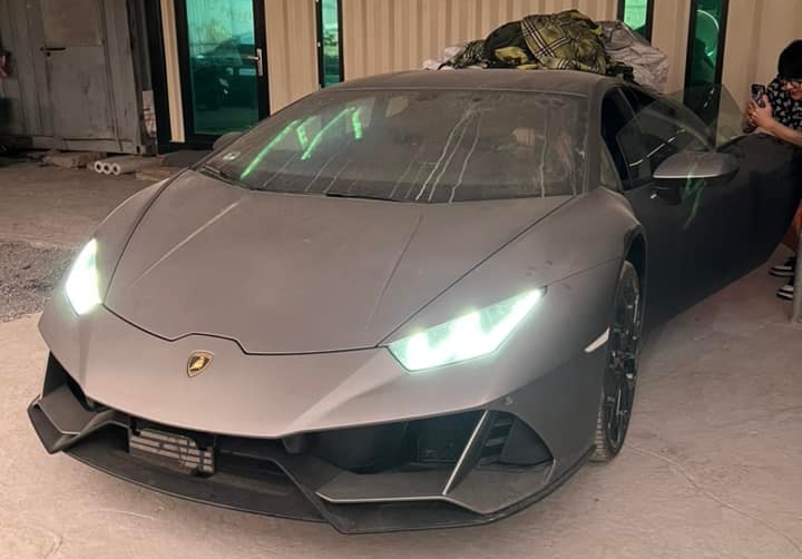Lamborghini Huracan EVO này có màu sơn xám Lamborghini Huracan EVO này có màu sơn xám