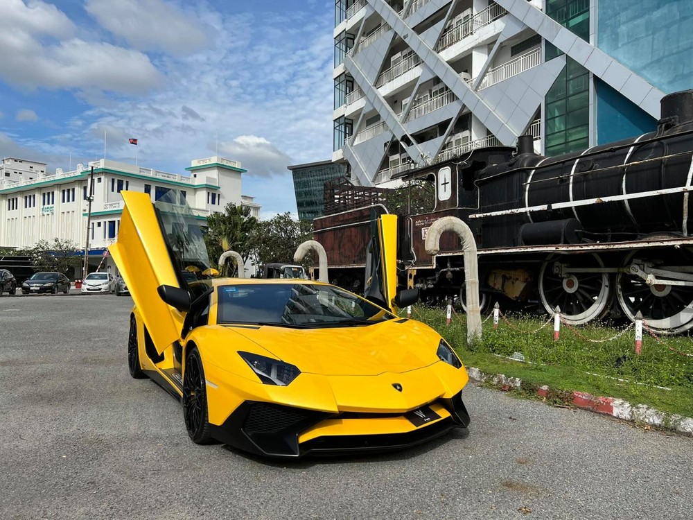 Sắp có thêm siêu xe giới hạn Lamborghini Aventador SV vào Việt Nam định cư, màu sơn vẫn là hàng độc