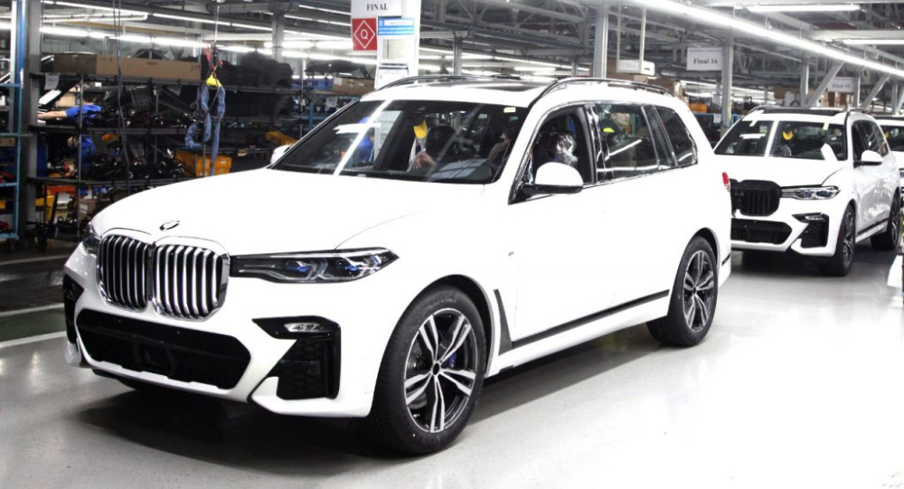 Tấn công Ukraine, Nga bị hai hãng xe sang Jaguar Land Rover và BMW quay lưng Tấn công Ukraine, Nga bị hai hãng xe sang Jaguar Land Rover và BMW quay lưng