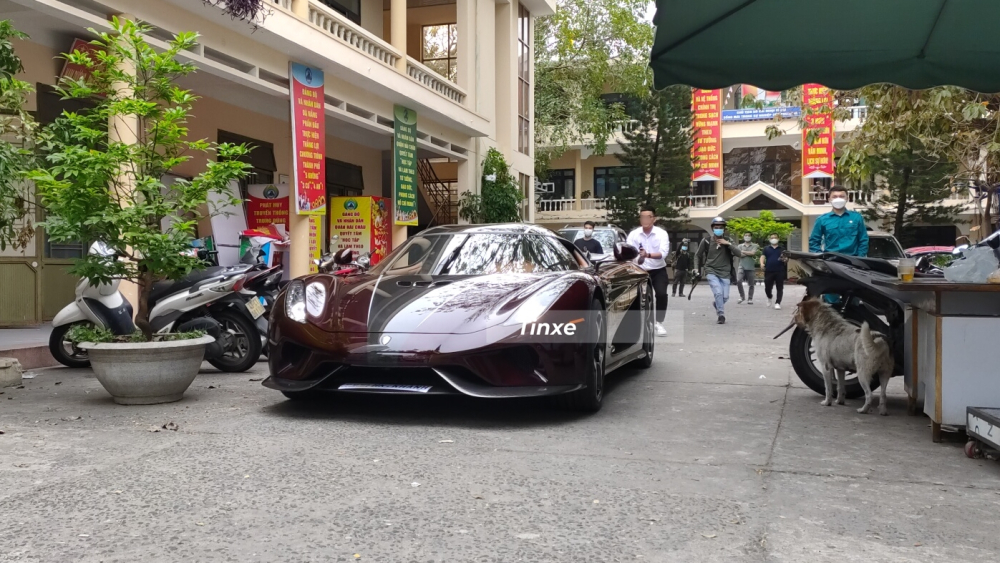 Đây chính là địa điểm đầu tiên khi Hoàng Kim Khánh lái xe Koenigsegg Regera rời khỏi UBND phường