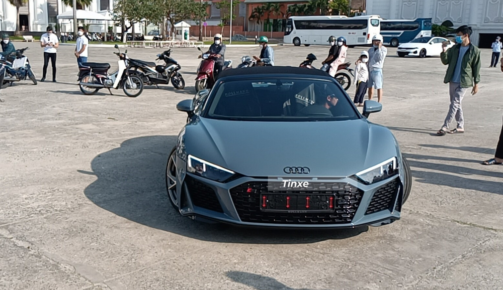 Cận cảnh siêu xe Audi R8 V10 Spyder 2021 đầu tiên về nước với giá hơn 21 tỷ đồng