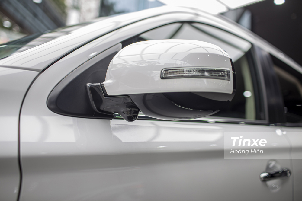 Mitsubishi Outlander 2022 phiên bản 2.0L Premium được trang bị camera 360 độ quanh xe. Mitsubishi Outlander 2022 phiên bản 2.0L Premium được trang bị camera 360 độ quanh xe.