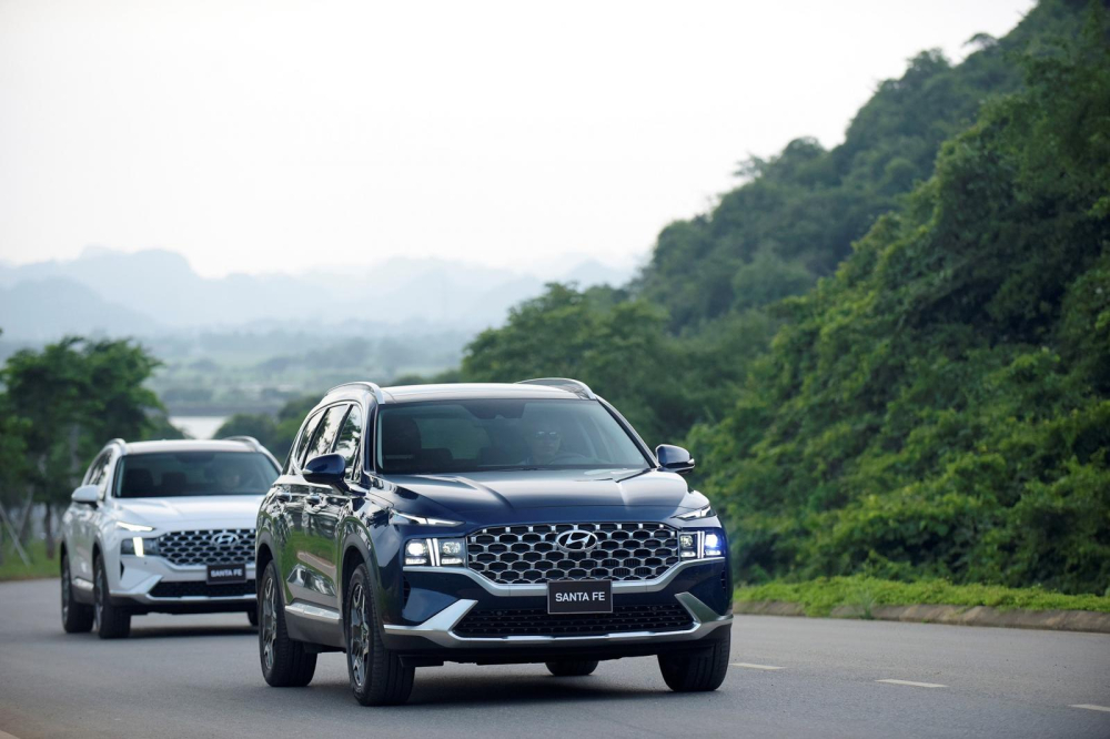 Doanh số giảm chủ yếu là do nguồn cung của Hyundai Santa Fe đang khan hiếm. Doanh số giảm chủ yếu là do nguồn cung của Hyundai Santa Fe đang khan hiếm.