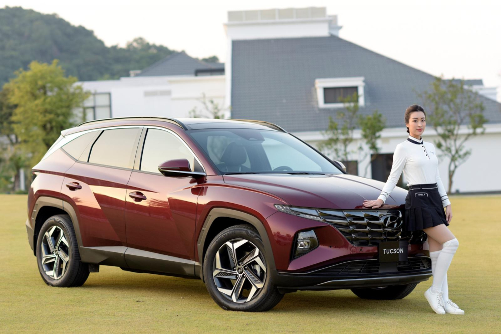 Vừa lọt top 10 xe bán chạy ở tháng 1 trước đó, sức tiêu thụ của Hyundai Tucson đã chạm đáy trong tháng 2. Vừa lọt top 10 xe bán chạy ở tháng 1 trước đó, sức tiêu thụ của Hyundai Tucson đã chạm đáy trong tháng 2.