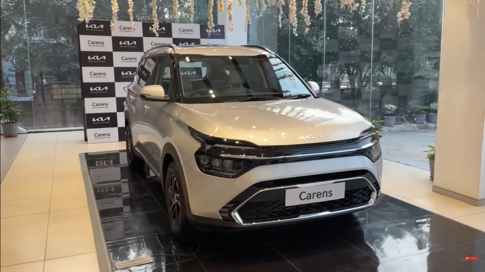 Chưa đầy 1 tháng, MPV giá rẻ Kia Carens 2022 đã được 50.000 người đặt mua