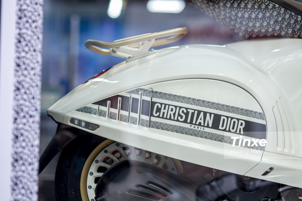 CEO công nghệ và hành trình săn chiếc Vespa Christian Dior hot nhất trên  mạng để tặng vợ