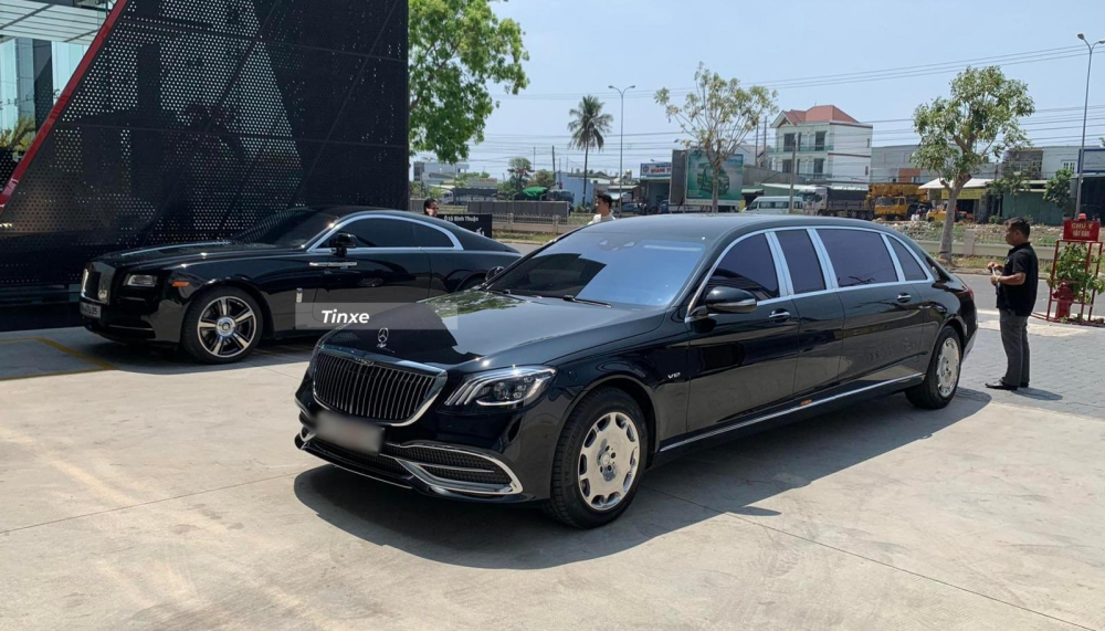 Mercedes-Maybach S650 Pullman siêu hiếm của đại gia Việt xuất hiện tại Bình Thuận cùng Rolls-Royce Wraith