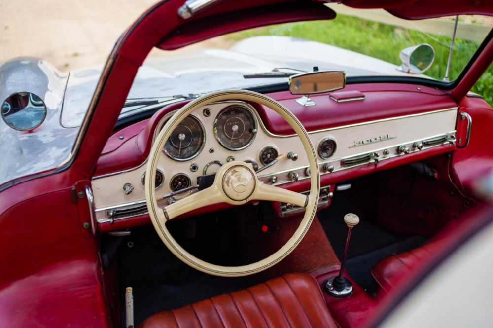 Nội thất của chiếc Mercedes-Benz 300SL Gullwing 1956