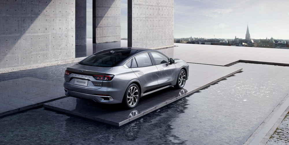 Ford Mondeo 2022 dùng động cơ xăng khá mạnh mẽ Ford Mondeo 2022 dùng động cơ xăng khá mạnh mẽ