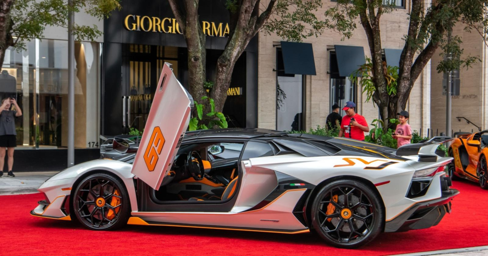 Chỉ có đam mê mới giúp anh Tuấn cùng vợ mang xe Lamborghini Aventador SVJ63 Roadster về garage Chỉ có đam mê mới giúp anh Tuấn cùng vợ mang xe Lamborghini Aventador SVJ63 Roadster về garage