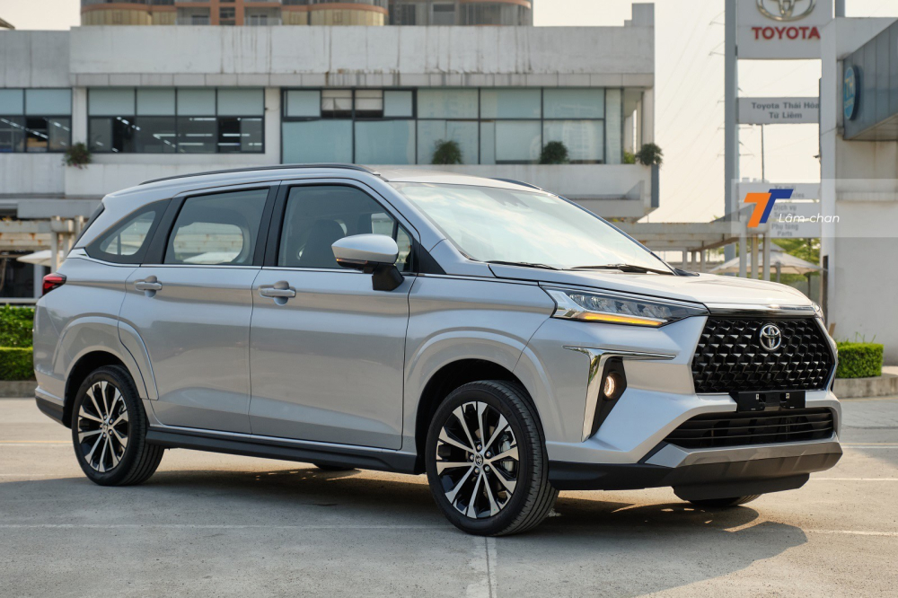 Một số đại lý đang bán Toyota Veloz Cross 2022 kèm gói “lạc” lên tới 40 triệu đồng. Một số đại lý đang bán Toyota Veloz Cross 2022 kèm gói “lạc” lên tới 40 triệu đồng.