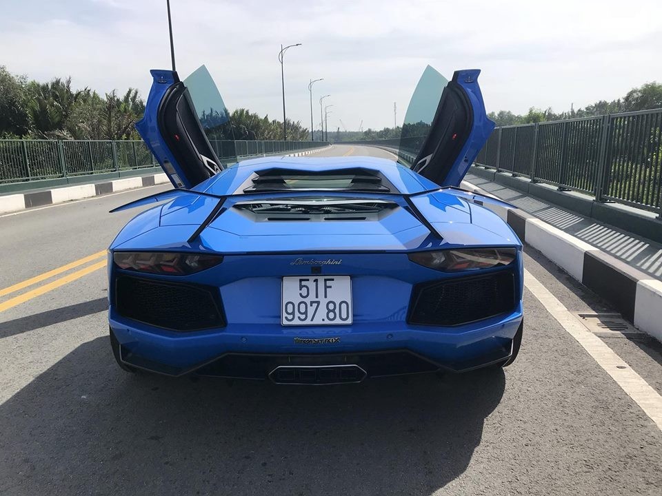 Giá xe Lamborghini Aventador LP700-4 2023 mới nhất - Tinxe