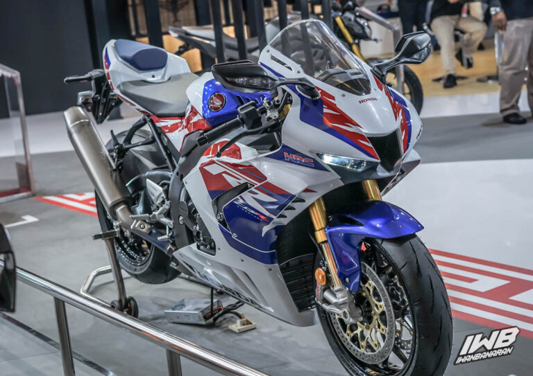 Honda CBR1000RR-R Fireblade SP 30th AnniversaryHonda CBR1000RR-R Fireblade SP 30th Anniversary